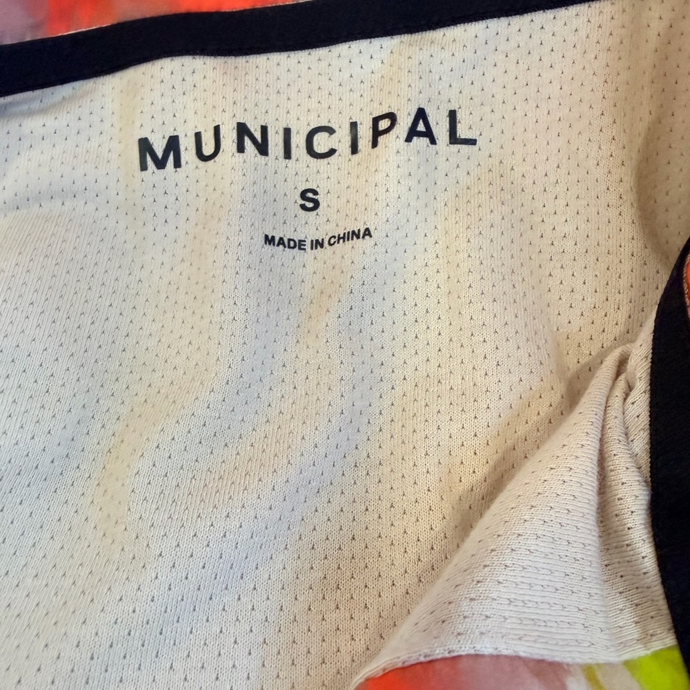 NWT Municipal Sport Utility Anorak Jacket in Wildflower
Hooded Windbreaker Small - Picture 6 of 7